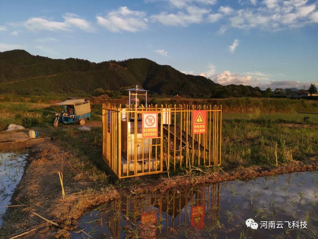 休宁县利用新航娱乐太阳能测报灯打造秀美皖南